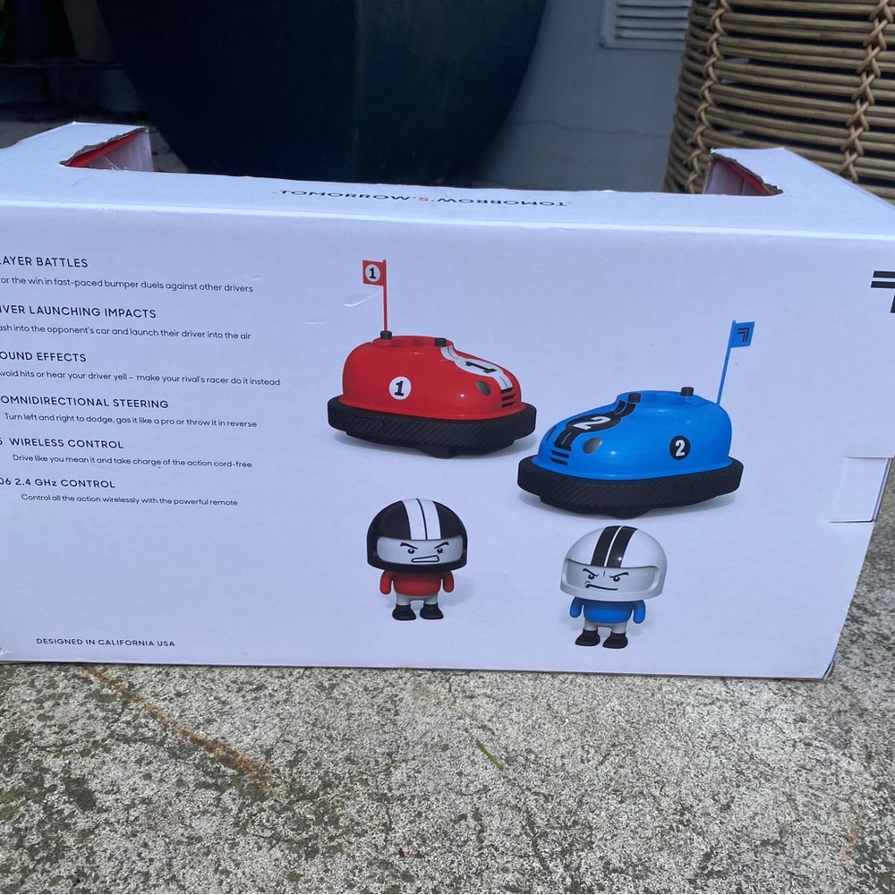 Sharper Image RC Red & Blue Ejecting Bumper Rivals Set New - Picture 8 of 11